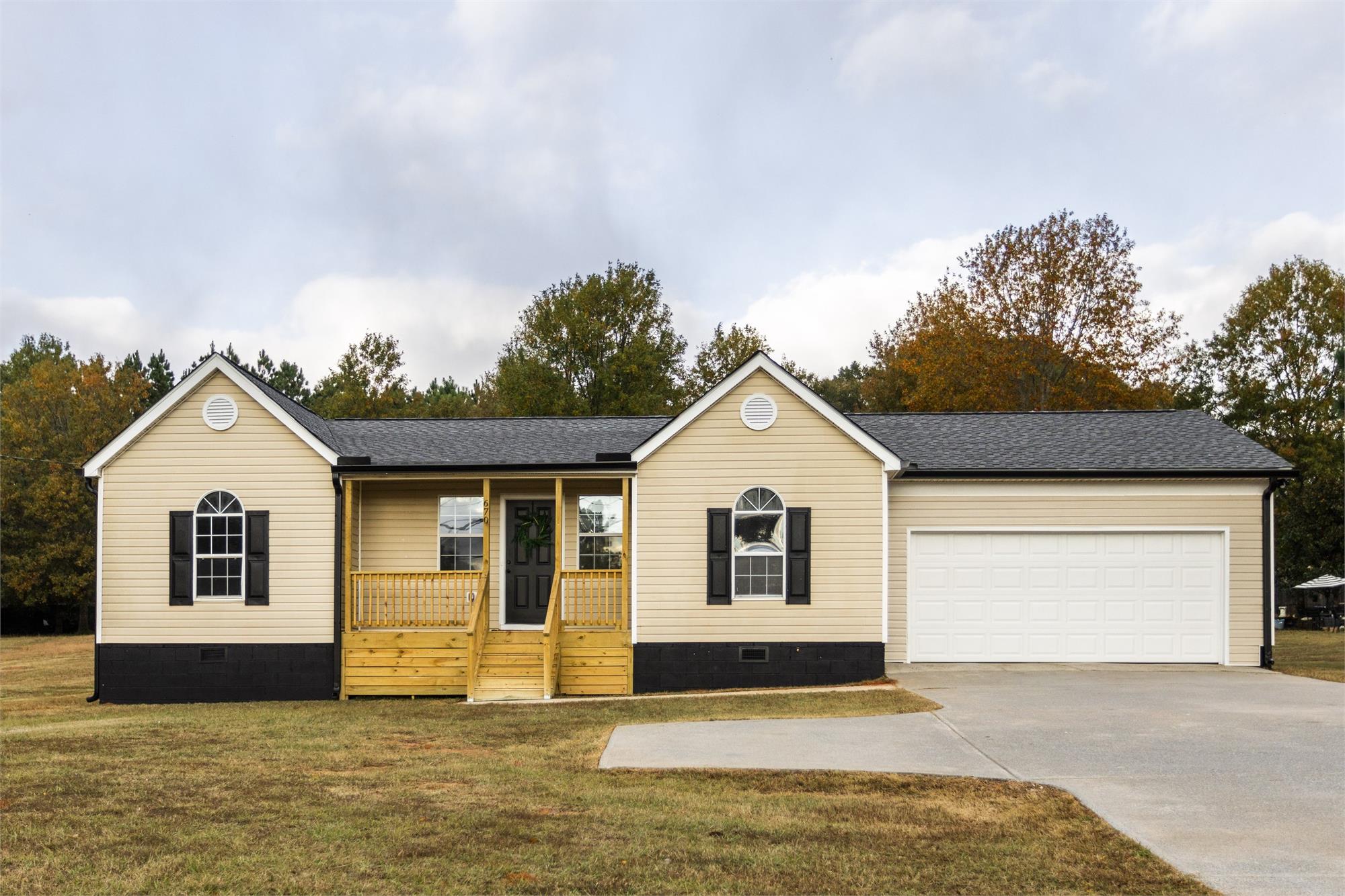 670 E Hightower Trl, Social Circle, GA 30025-3028
