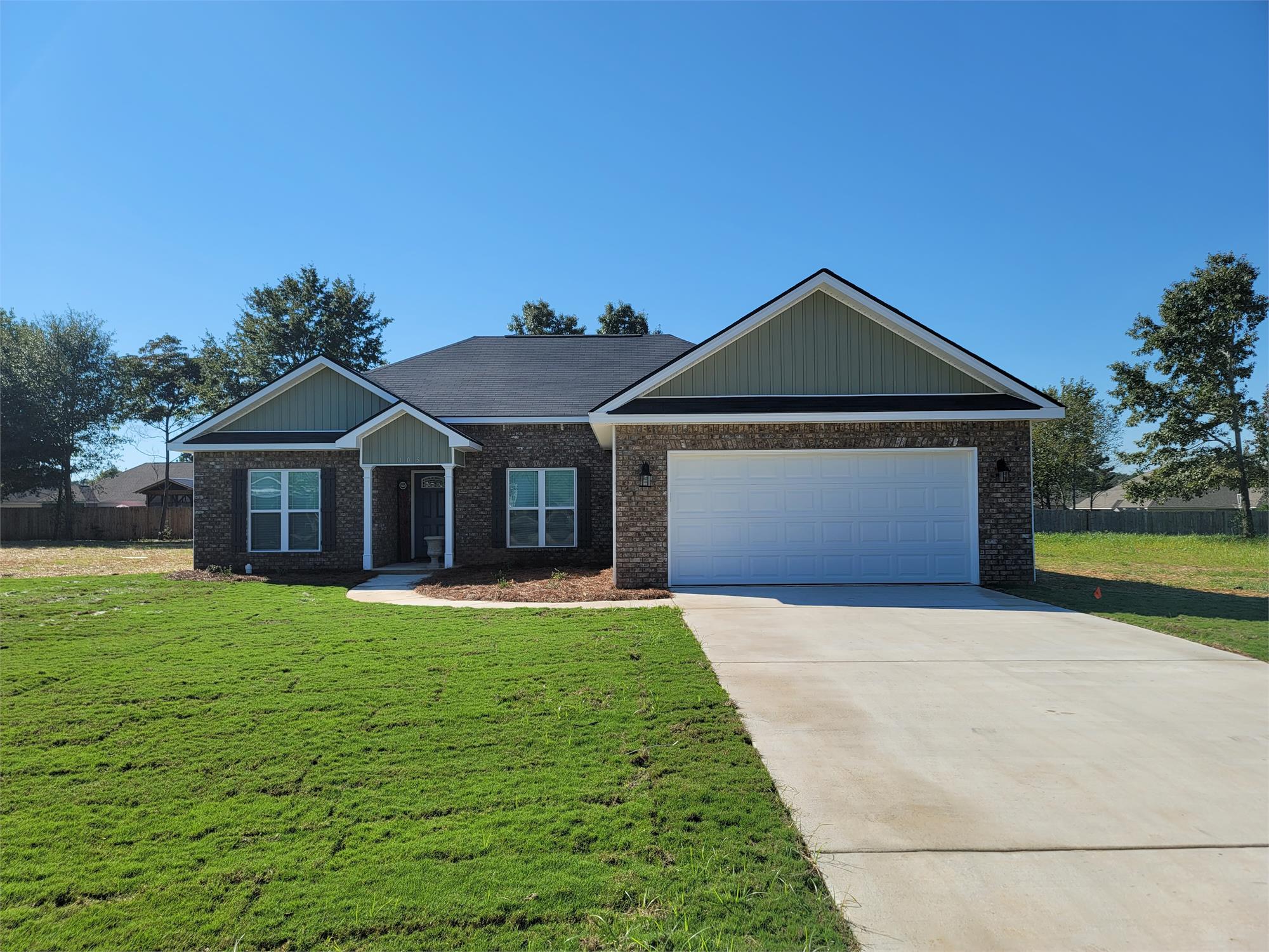 105 Gibson Cir, Kathleen, GA 31047-2083