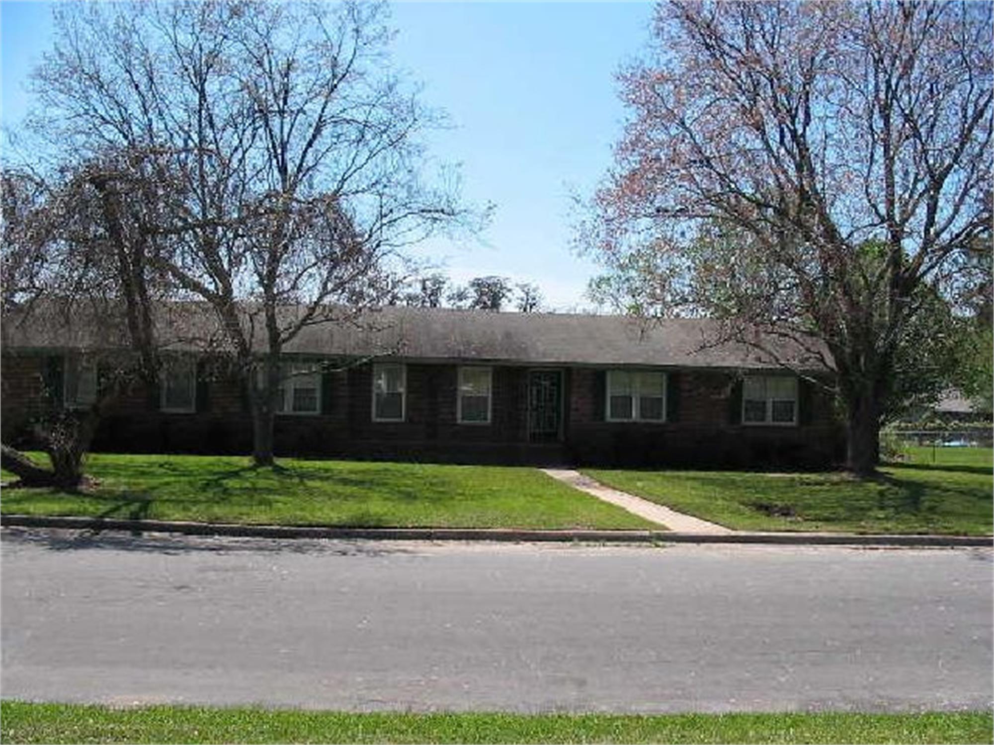 5003 Peachtree St, Valdosta, GA 31605-1103