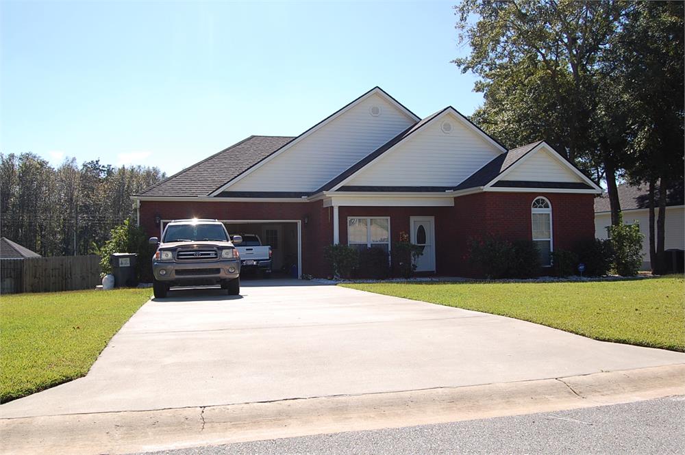 401 Amberley Ct, Kathleen, GA 31047-2844
