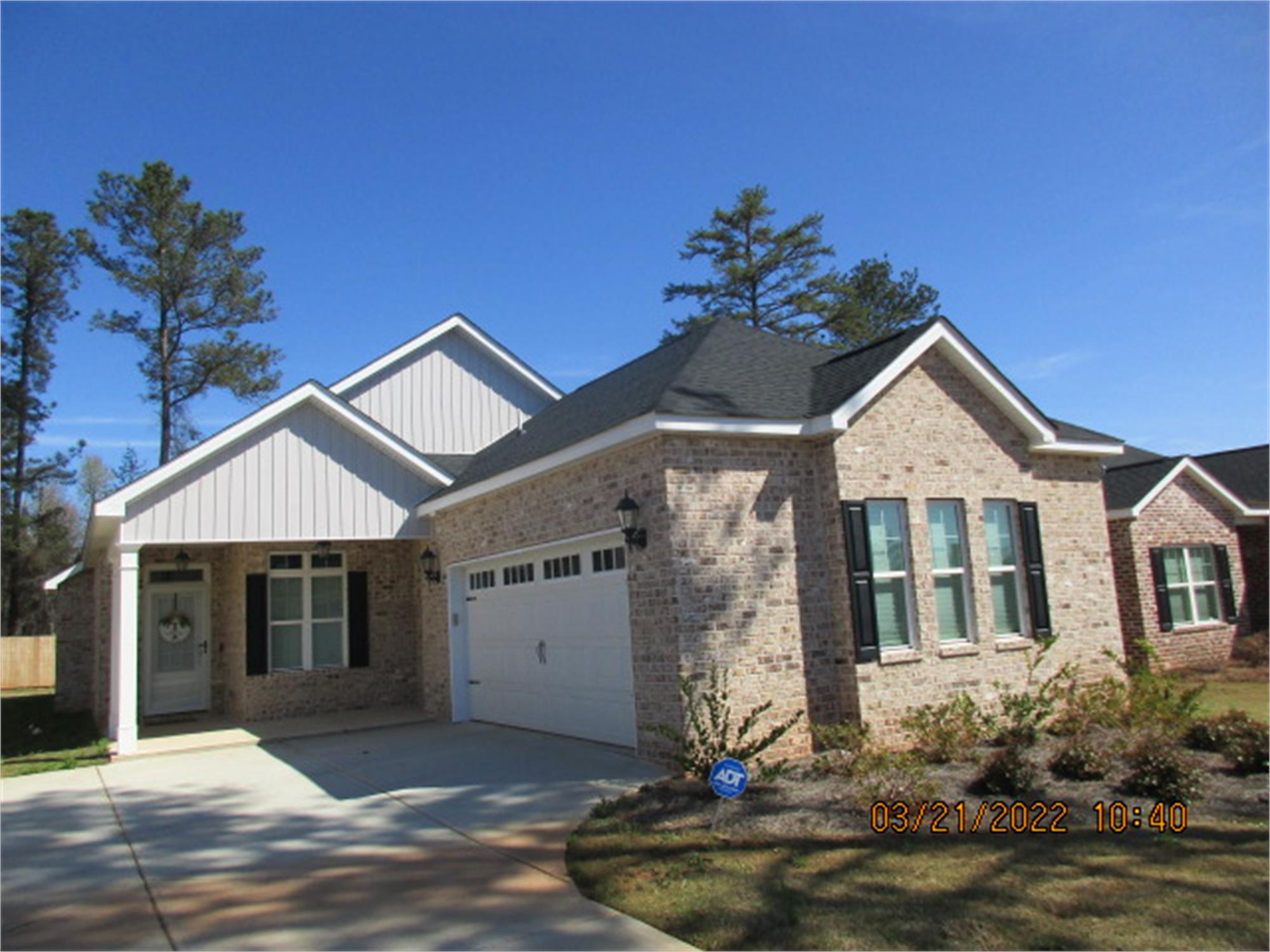 105 Station Square Dr, Byron, GA 31008-3028