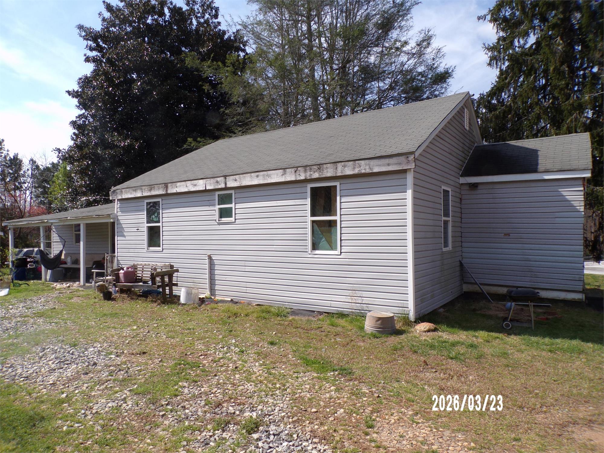 313 Talmadge Dr, Toccoa, GA 30577-5344