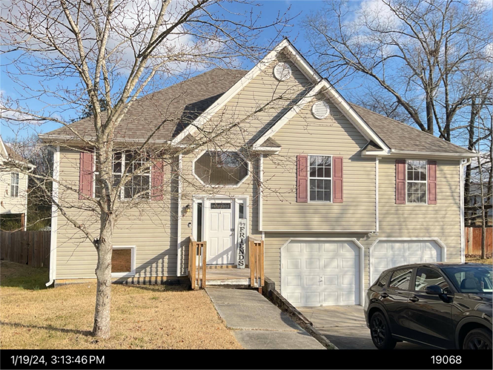 101 Twin Oaks Dr, Calhoun, GA 30701-1720