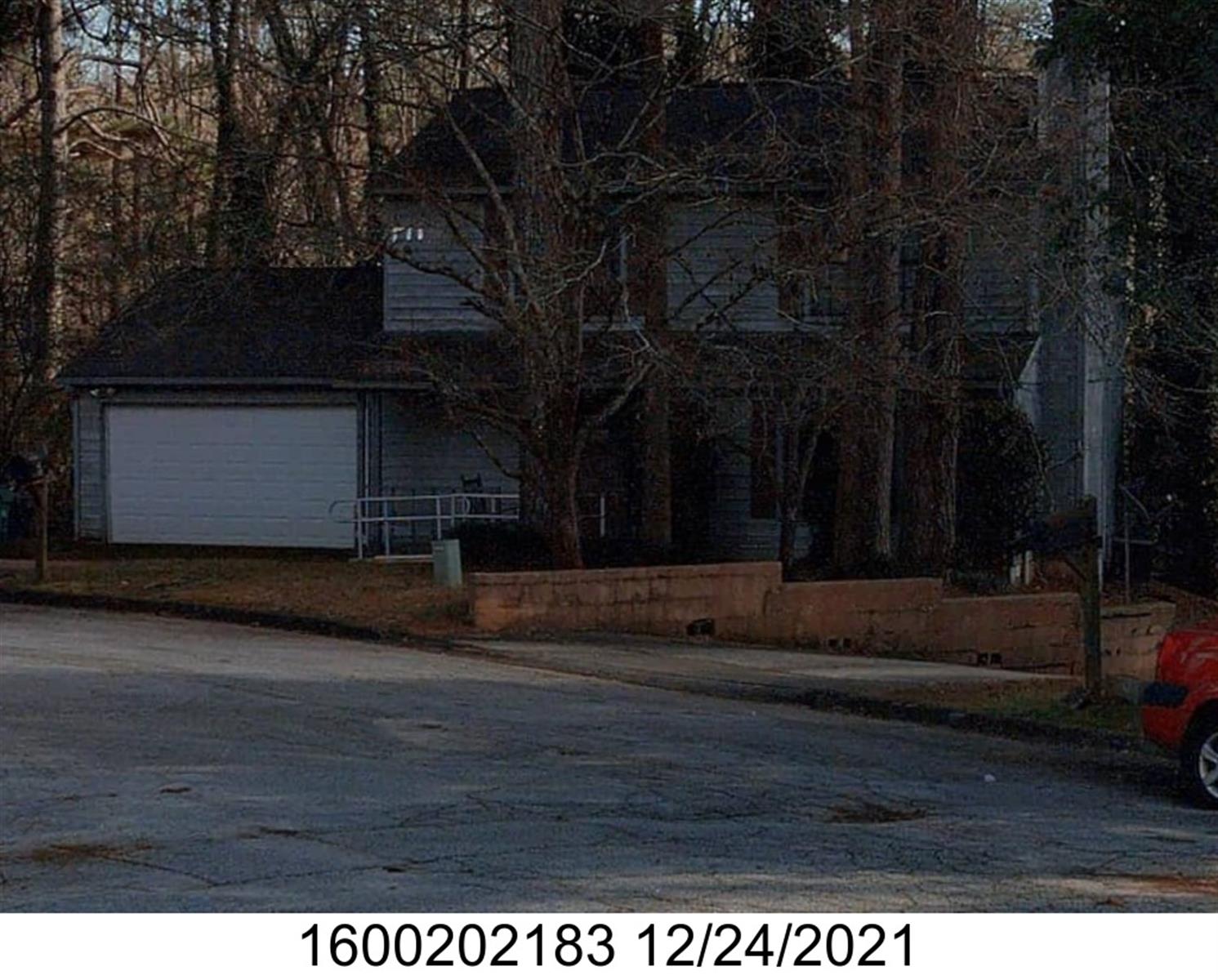 965 Lake Drive Ter, Stone Mountain, GA 30088-2341