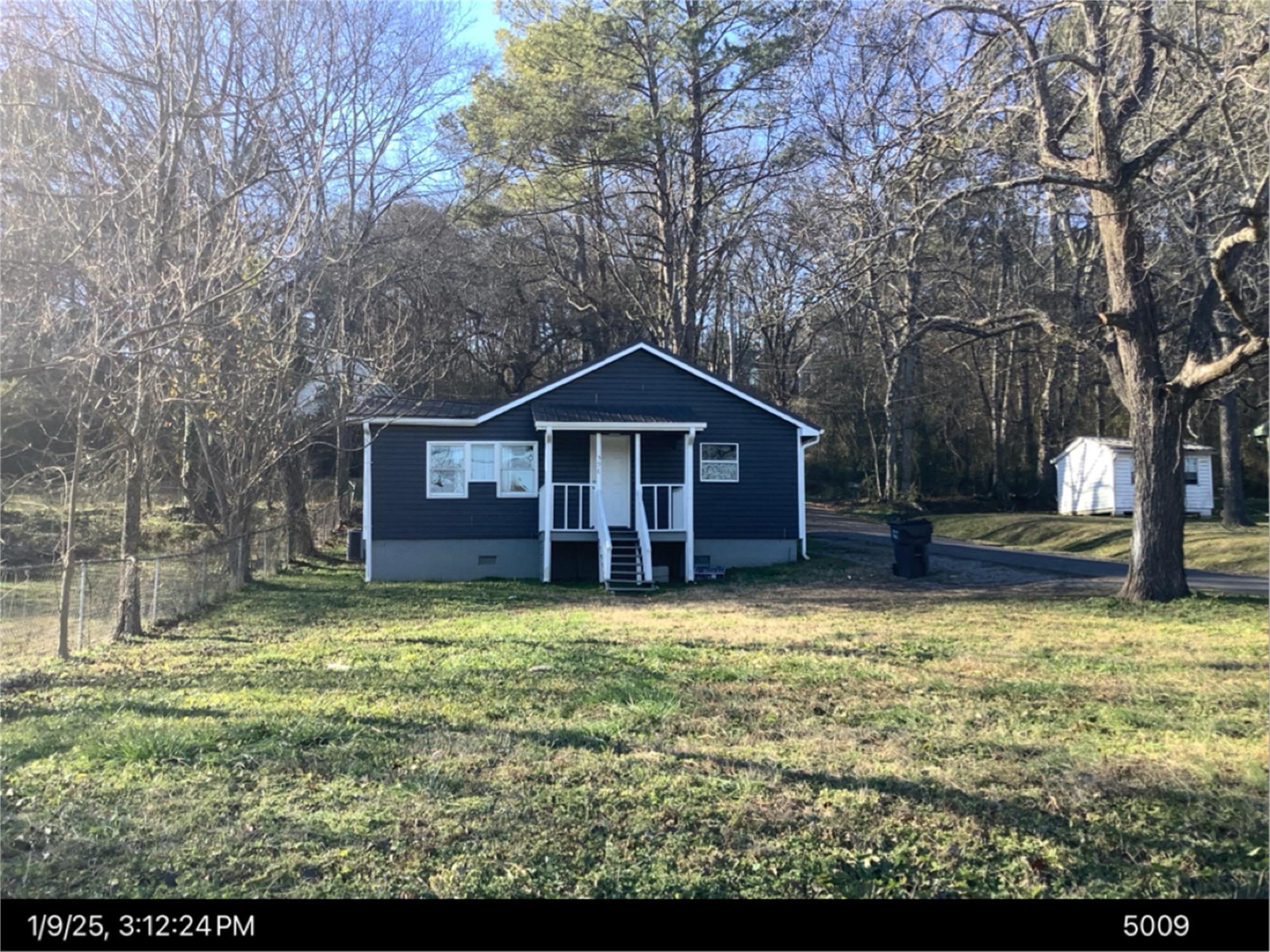 396 N Spring St, Cohutta, GA 30710-7381