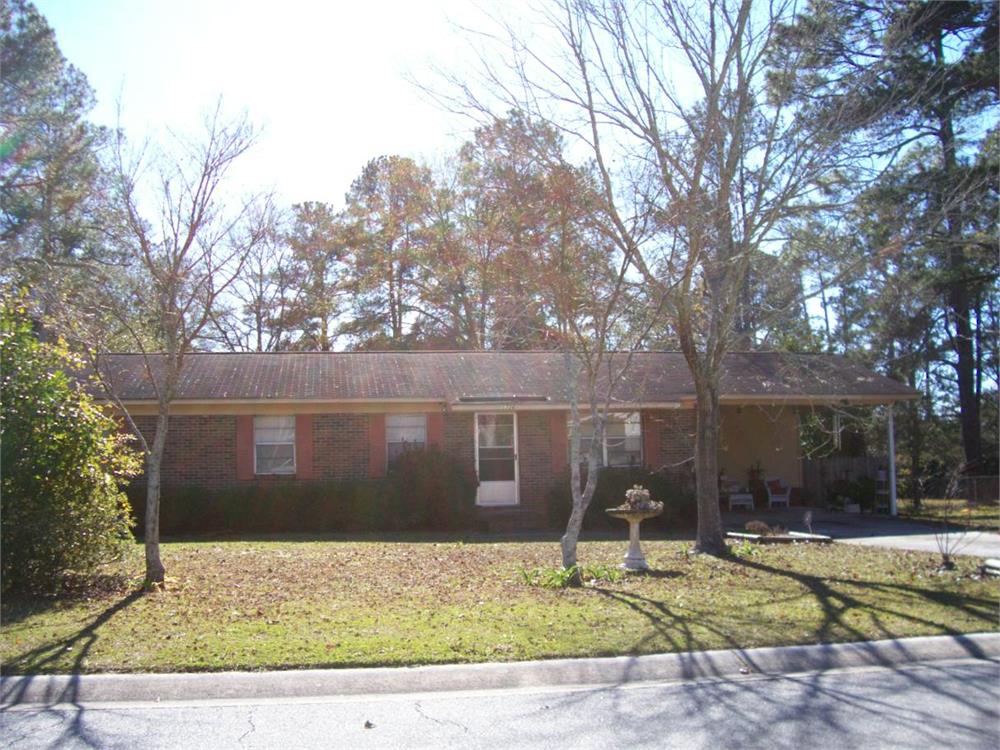 1726 Hutchinson Dr, Moultrie, GA 31768-4134