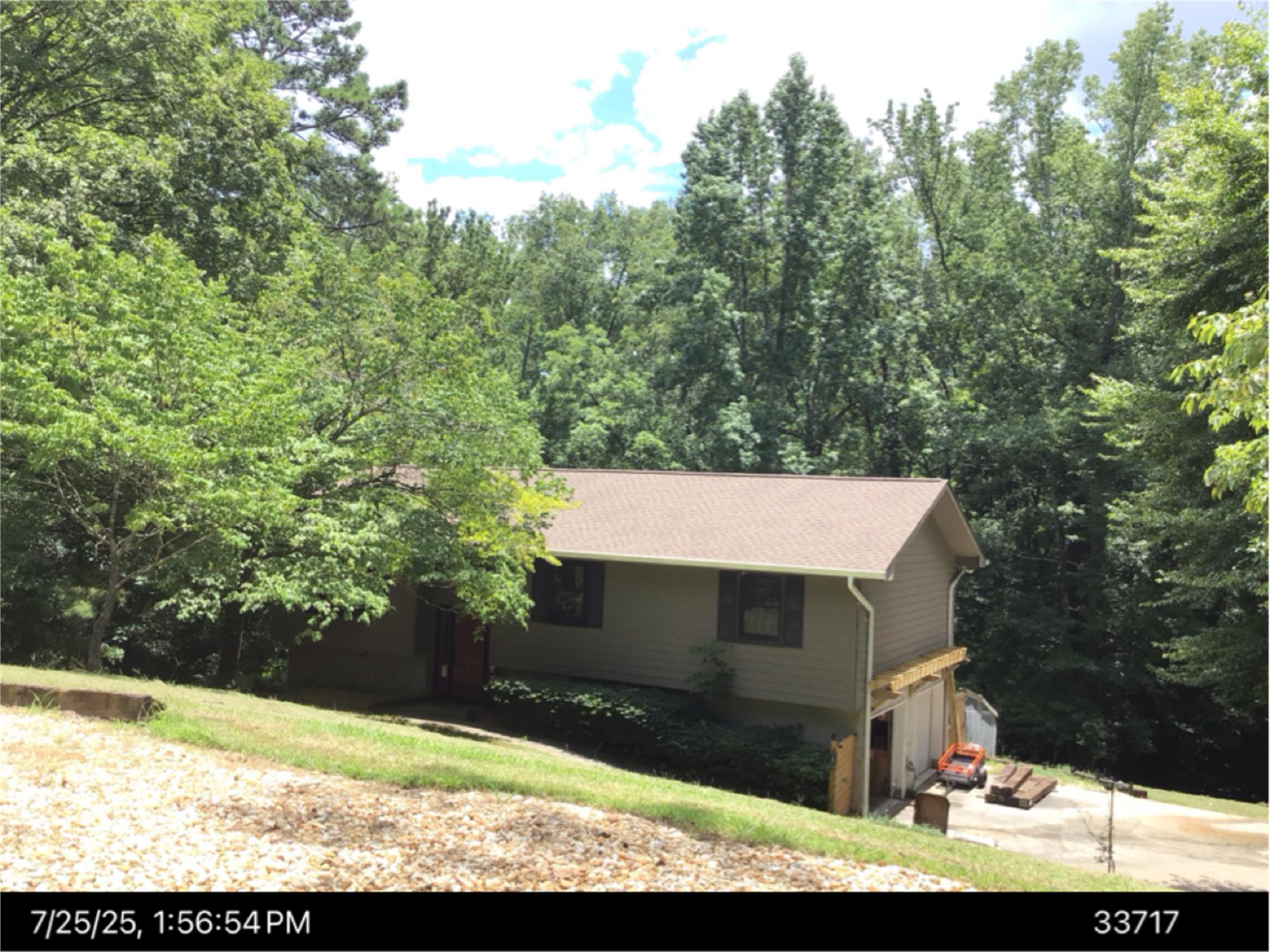 817 Mountain Leaf Dr, Tunnel Hill, GA 30755-9576